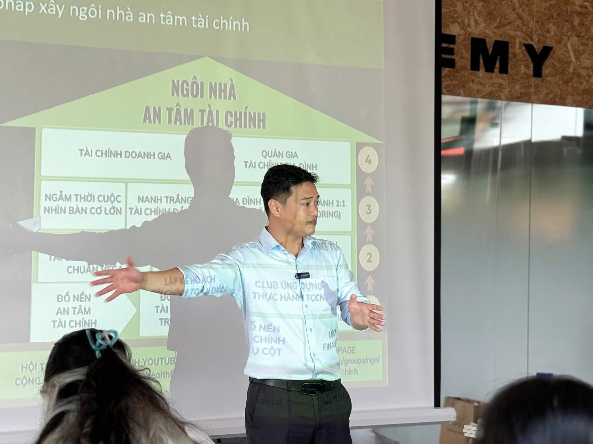 Người muốn rèn giỏi tài chính và tư duy đầu tư bền thường không theo học khoá ngắn hạn